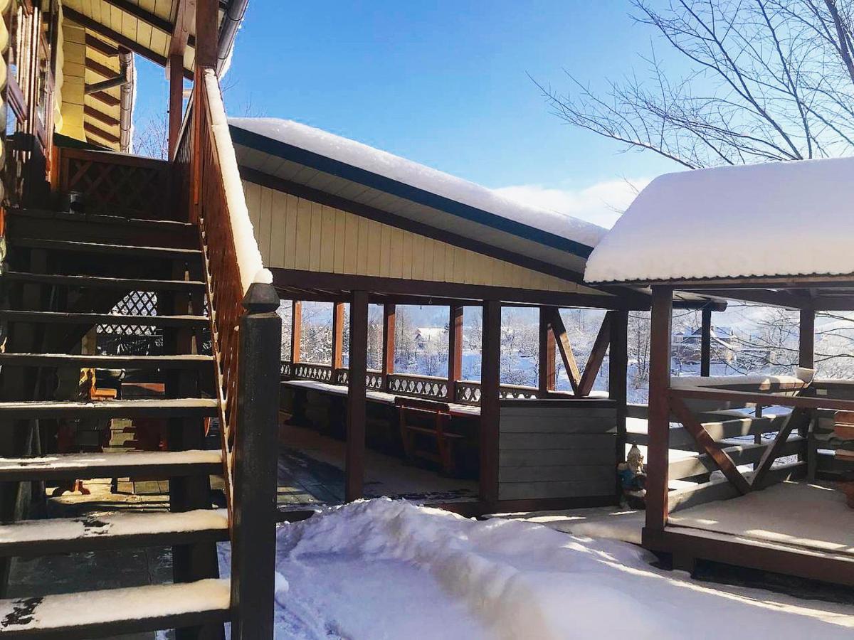 Family Hotel Yaremche Exterior photo