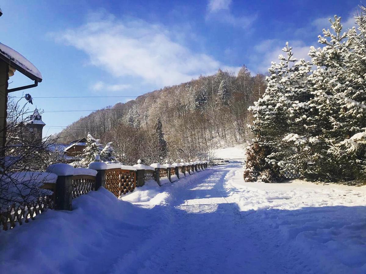 Family Hotel Yaremche Exterior photo