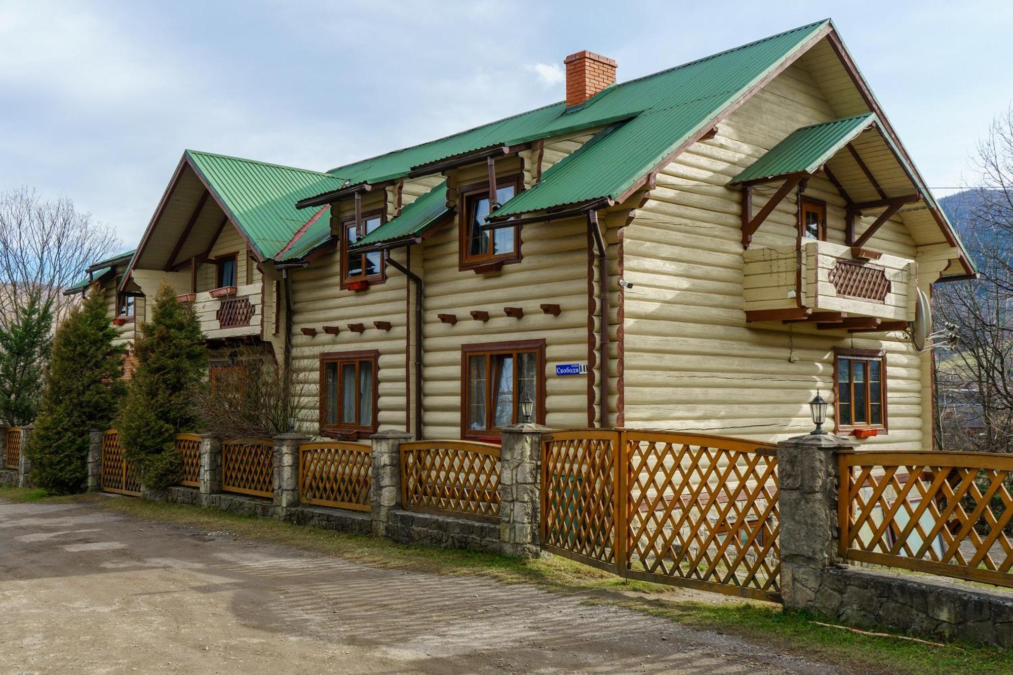 Family Hotel Yaremche Exterior photo