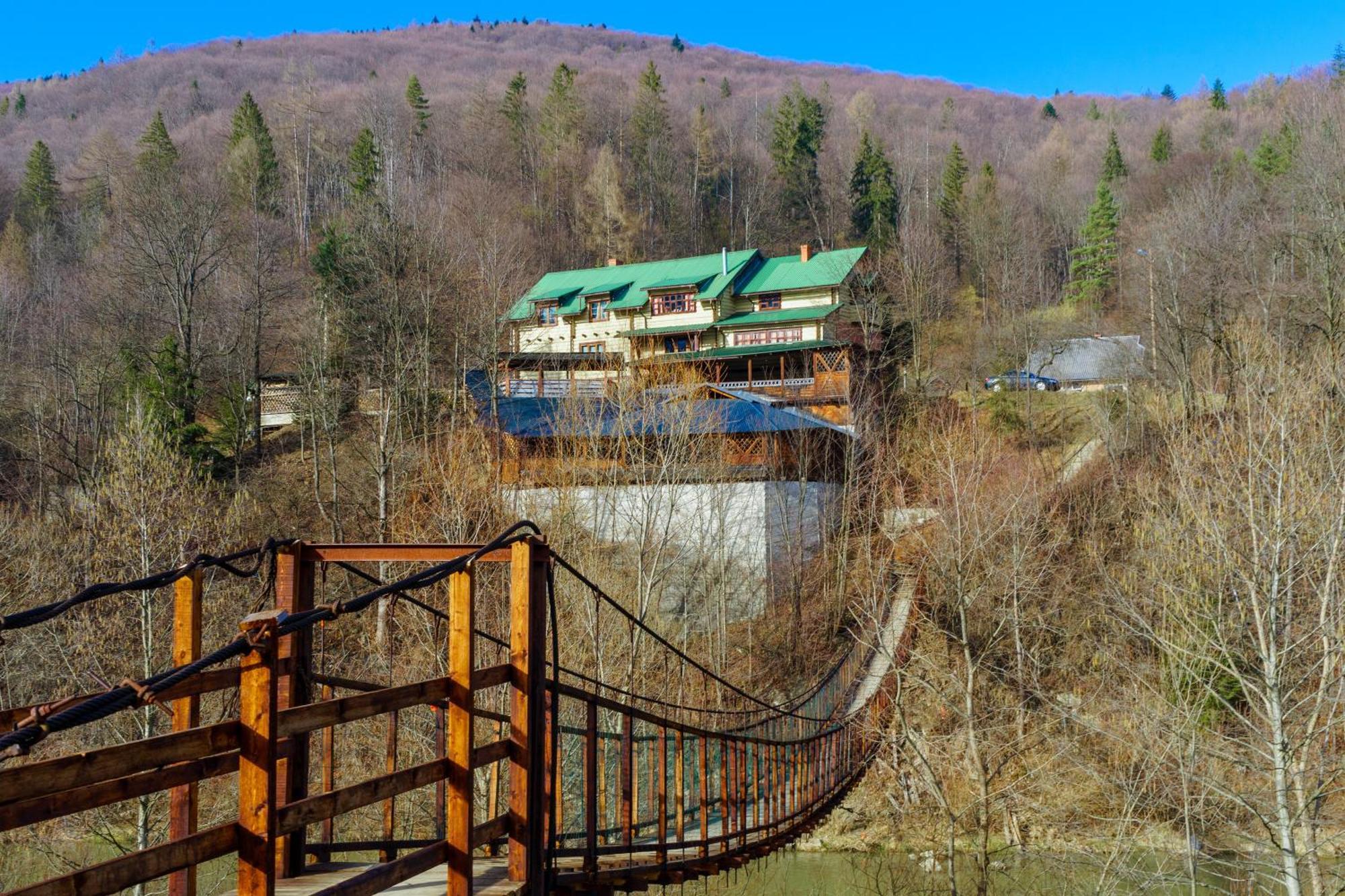 Family Hotel Yaremche Exterior photo